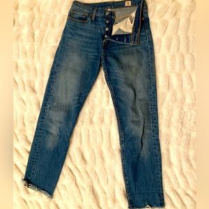 Womens Levi straight leg Jean